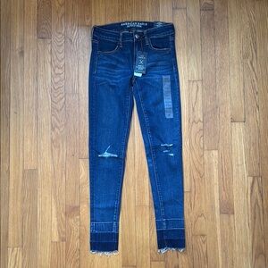 NWT American Eagle Outfitters jeggings with knee rips 2 regular